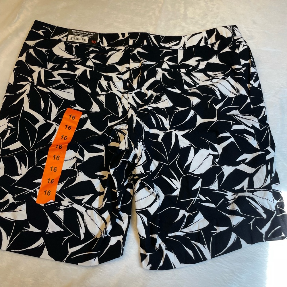 Mario Serrani black and white stretch Bermuda shorts 16 available NWT